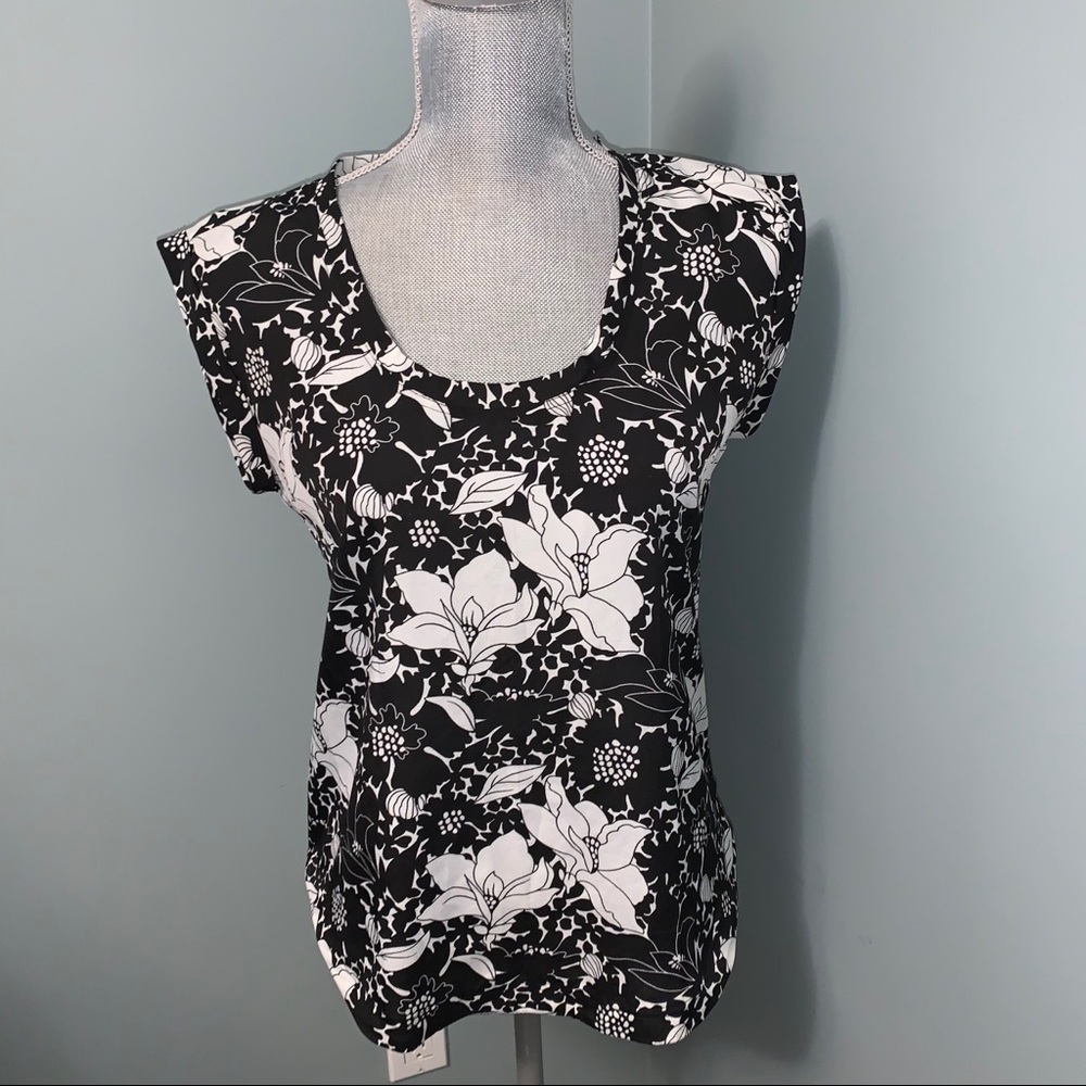 J. CREW floral print black and white Blouse short sleeve women’s size 0 summer